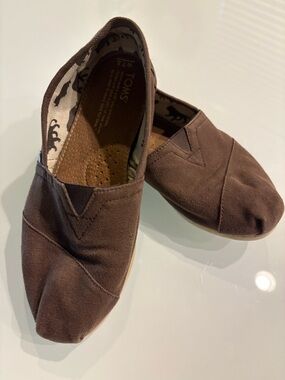 Toms Cocao Brown Slip On Canvas Shoes, 7.5